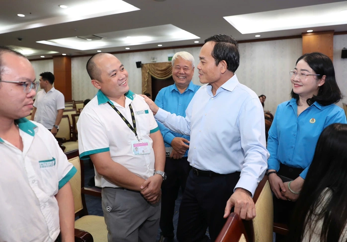 Bí thư Thành ủy TP HCM Trần Lưu Quang động viên người lao động trước thềm Tết Nguyên đán